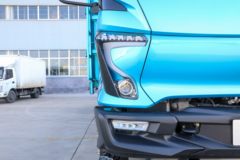 飞碟 W7 190马力 4X2 5.2米排半仓栅式载货车(法士特8档)