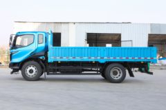 飞碟 W7 184马力 5.2米排半栏板载货车(国六)