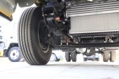 江铃 顺威窄体 143马力 3.25米双排栏板轻卡(国六)(液刹)(JX1041TSGD26)