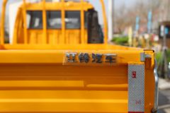 江铃 顺威窄体 143马力 3.25米双排栏板轻卡(国六)(液刹)(JX1041TSGD26)