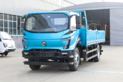飞碟 W7 220马力 6.8米排半栏板载货车(国六)