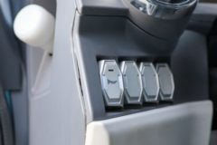 飞碟 W7 220马力 6.8米排半栏板载货车(国六)