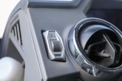 飞碟 W7 220马力 6.8米排半栏板载货车(国六)