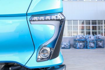 �ɵ� W7 220���� 6X2 6.2���Ű��դʽ�ػ���(����)ͼƬ