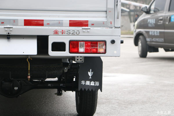 购金卡S2载货车 享高达0.3万优惠