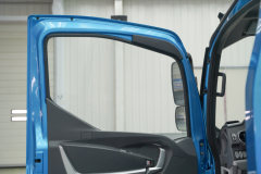 飞碟EW5 4.5T 4.18米单排纯电动栏板轻卡(FD1040W68BEV-1)100.27kWh