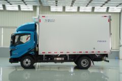 飞碟 W5 160马力 4X2 4.085米冷藏车(6档)