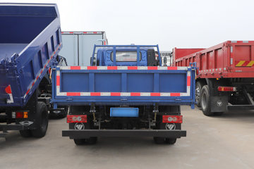 福田瑞沃底盘&nbsp;垃圾运输车外观图片