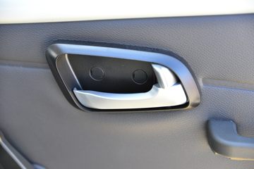 ���� ����M1 ������ 1.6L 122���� ���� 2.55��˫������΢��(BJ1031V4AV4-51)ͼƬ