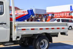 福田 祥菱M1 豪华型 1.6L 122马力 汽油 2.55米双排栏板微卡(BJ1031V4AV4-51)