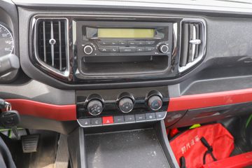 �������� ���S1 PLUS 120���� 4X2 3.3����ж��(BJ3075DEJBA-31)ͼƬ