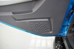 飞碟HW5 4.18米单排插电式混合动力栏板轻卡(FD1041W68PHEV-1)17.52kWh