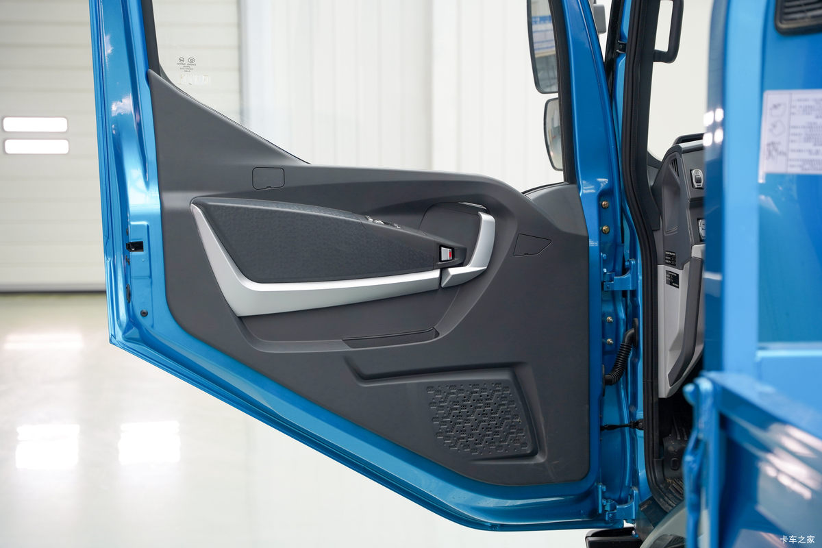 ɵHW5 4.18׵Ųʽ϶Ῠ(FD1041W68PHEV-1)17.52kWh