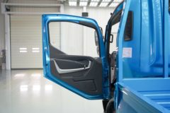 飞碟HW5 4.18米单排插电式混合动力栏板轻卡(FD1041W68PHEV-1)17.52kWh