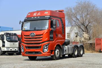 一汽解放 J6V重卡 经典版 520马力 6X4 AMT自动档牵引车(CA4250P66K25T1E6)