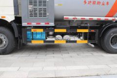 一汽解放 J6L 240马力 6X4 多功能抑尘车(通亚达牌)(WTY5250TDYC6)