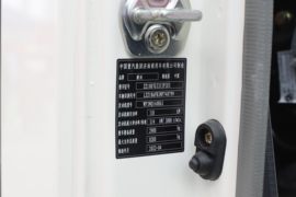 悍将&nbsp;垃圾运输车驾驶室图片