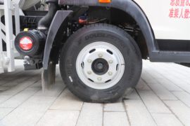 悍将&nbsp;垃圾运输车底盘图片