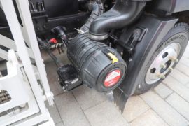 悍将&nbsp;垃圾运输车底盘图片