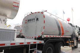 重汽豪沃底盘&nbsp;除尘车上装图片