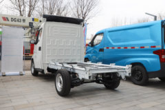 飞碟EQ2 4X2 2.2吨纯电动洗扫车(杰瑞牌)(JR5031TXSFDBEV)41.86kWh