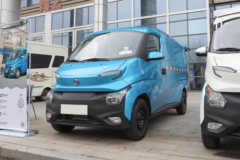 飞碟U5 电动封闭厢货