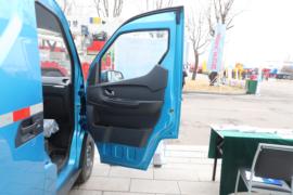 飞碟U5&nbsp;电动封闭厢货驾驶室图片