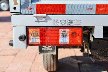 长安跨越王X1 标准型 1.6L 122马力 汽油 2.55米双排栏板小卡(国六)(单后轮)(SC1031XAS6B1)图片