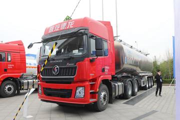 陕汽重卡 德龙X5000 危运版 500马力 6X4 AMT自动挡危险品牵引车