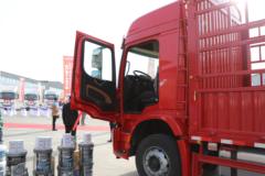 陕汽重卡 德龙M6000 245马力 4X2 6.85米仓栅式载货车(国六)(SX5189CCYVB481)