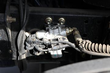 �����ؿ� ����M6000 245���� 4X2 6.85�ײ�դʽ�ػ���(����)(SX5189CCYVB481)ͼƬ