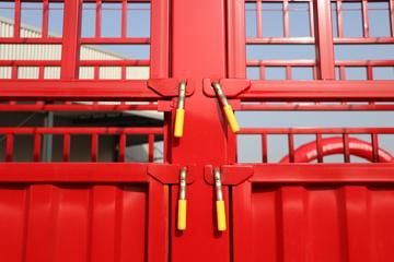 �����ؿ� ����M6000 245���� 4X2 6.85�ײ�դʽ�ػ���(����)(SX5189CCYVB481)ͼƬ