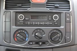 多利卡D6&nbsp;吸尘车驾驶室图片