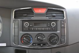 多利卡D6&nbsp;吸尘车驾驶室图片