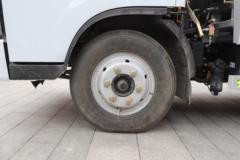 东风 多利卡D6 130马力 4X2 吸尘车(华梁天鸿牌)(LJN5070TXCEQ6)