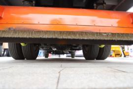 多利卡D6&nbsp;吸尘车上装图片