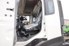 东风商用车 天锦KR PLUS 舒适版 290马力 4X2 9.8米厢式载货车(国六)(高顶双卧)