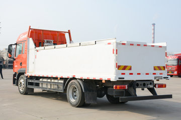 �й����� HOWO TX 270���� 4X2 �Զ����ʻ�ˮ��Ʒ���䳵(�������)(YXA5180TSC30)ͼƬ