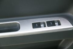 一汽红塔 解放霸铃1系V6 102马力 3.02米单排栏板轻卡(气刹)(CA1040K3LE6)