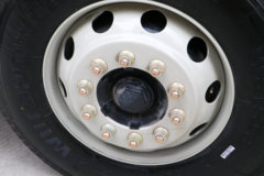 青岛解放 JK6中卡 245马力 CNG 4X2 6.7米仓栅式载货车(国六)(CA5180CCYP28K8L2NE6A90)