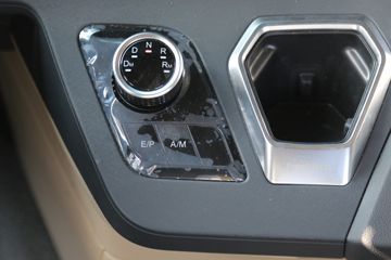 ���� ŷ��EST ��Խ�� 580���� 6X4 AMT�Զ���ǣ����(��Һ��)ͼƬ