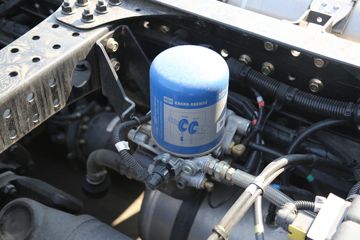 ���� ŷ��EST ��Խ�� 580���� 6X4 AMT�Զ���ǣ����(��Һ��)ͼƬ