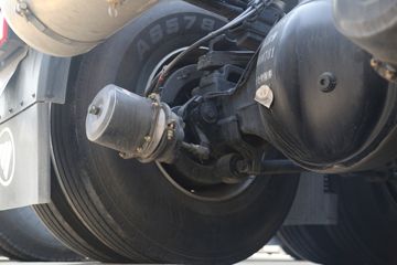 ���� ŷ��EST ��Խ�� 580���� 6X4 AMT�Զ���ǣ����(��Һ��)ͼƬ