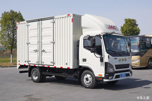 江淮领跑L6 2.5L柴油 155马力 万里扬8档 4.15米单排厢式轻卡