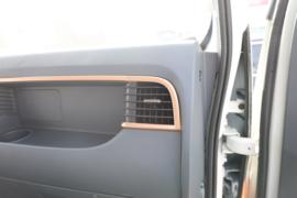 骏铃HV5&nbsp;电动载货车内饰图片