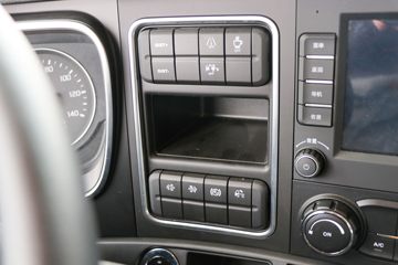 ���� �����K7�ؿ� ���ʰ� 490���� 6X4 AMT�Զ���ǣ����(����)(Һ��)ͼƬ