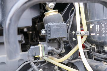 ���� �����K7�ؿ� ���ʰ� 490���� 6X4 AMT�Զ���ǣ����(����)(Һ��)ͼƬ