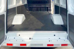 江铃汽车 新世代全顺 140马力 2.2T柴油 3座 加长轴高顶封闭货车