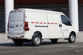 睿征&nbsp;电动封闭厢货外观图片