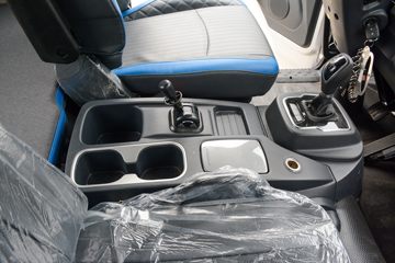 ���� ŷ��R proϵ 220���� 6.8��AMT�Զ��������ػ���(����)(BJ1186VKPFK-1M)ͼƬ